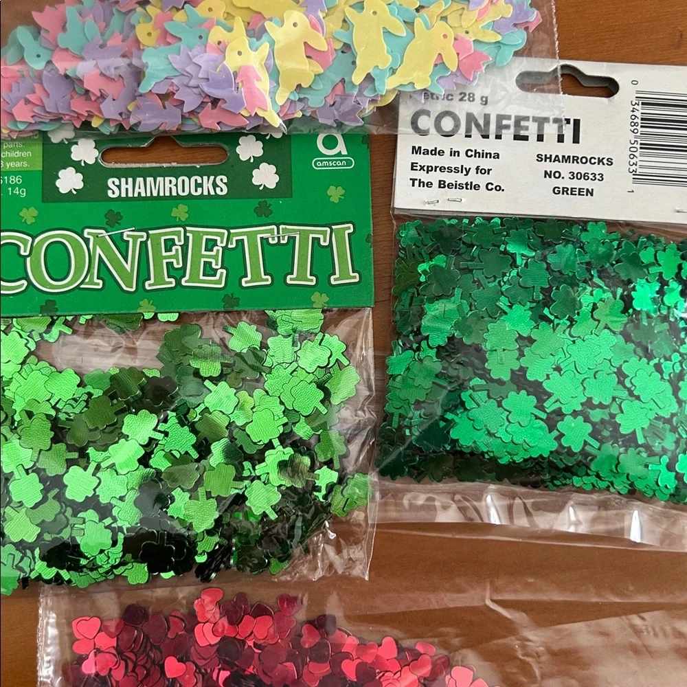 Rabbits Shamrock and Heart Confetti Mix